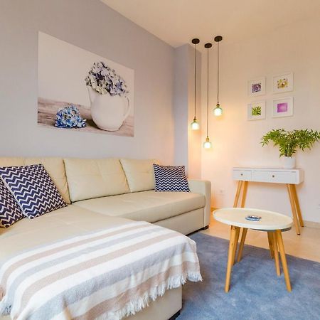 Agua VI & Seasonal Pool By Ele Apartments Malaga Bagian luar foto